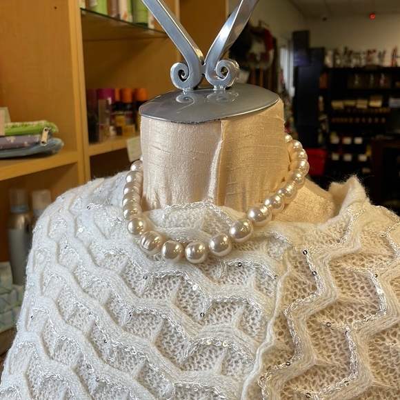 Majorica designer Pearl necklace - chunky white with silver...